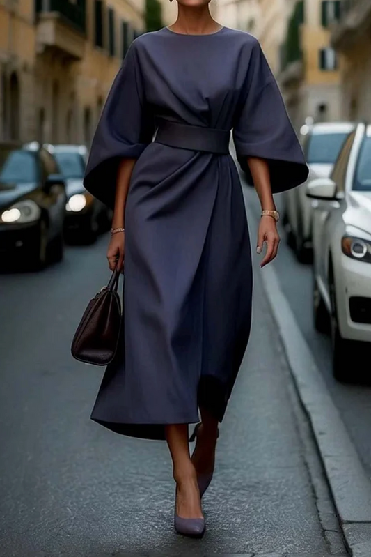 Elegant Midi Dress with Wide Sleeves – Bold and Luxurious Look